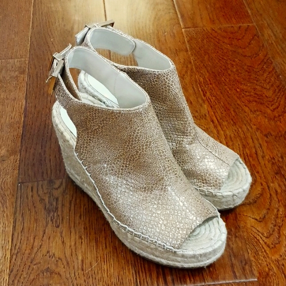 Kenneth Cole Reaction Shoes - Kenneth Cole Reaction 6M womens wedge espadrille peep toe sandals